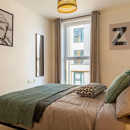 Natural Light Center Pad Apartment *