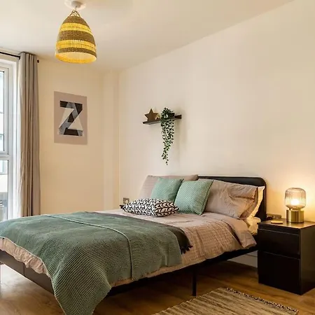 Apartment Natural Light Center Pad Birmingham